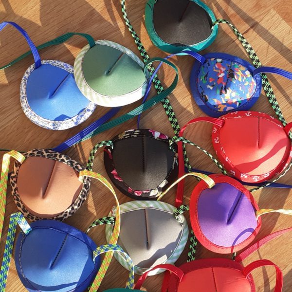 Die bunte Vielfalt an Augenklappen.